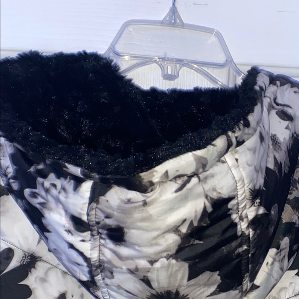 Jacket - Picture 5 of 5